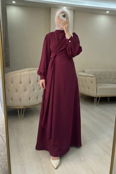 فستان صيفي مميز مع ربطة جانبية