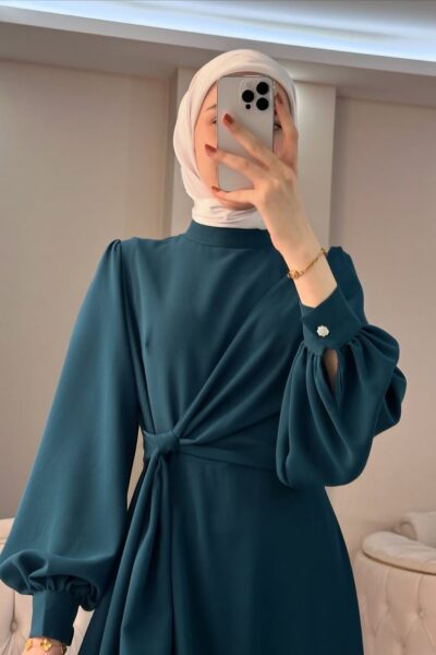 فستان صيفي مميز مع ربطة جانبية