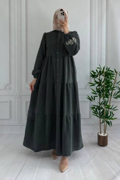 فستان رونق – فستان طويل قماش تشانيل بتطريز أنيق | زيتي