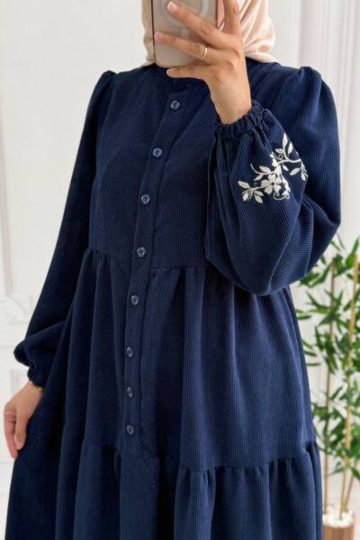 فستان رونق – فستان طويل قماش تشانيل بتطريز أنيق | كحلي