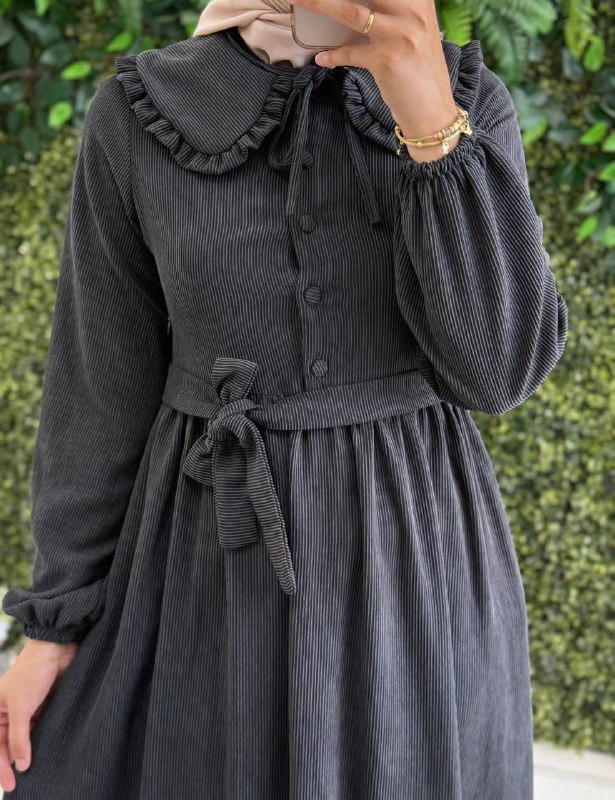 فستان رقة – فستان طويل بتصميم أنثوي وياقة أنيقة | سكني