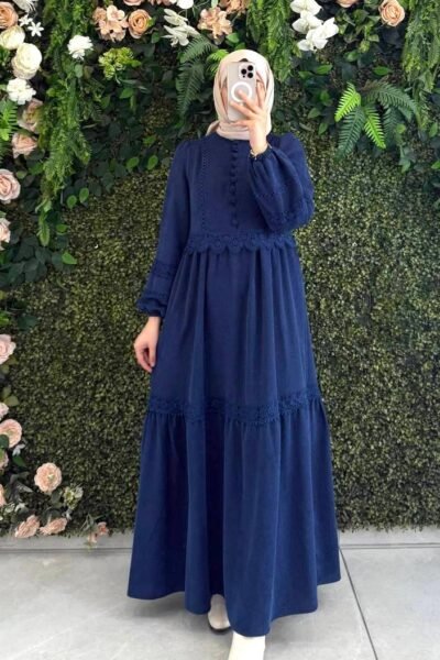 فستان جوري بأزرار أمامية وتفاصيل دانتيل فاخرة | كحلي