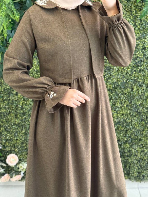 فستان لمار بتطريز الياقة والأكمام (ربيعي) | زيتي - الصورة 2