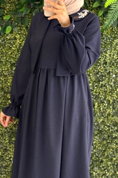 فستان لمار بتطريز الياقة والأكمام (ربيعي) | كحلي