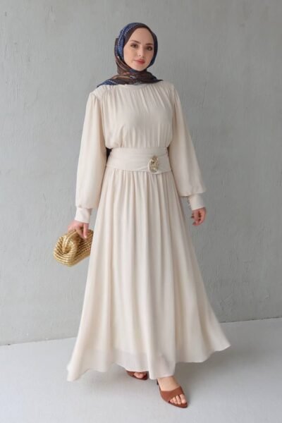 طقم تنورة مبطن مع حزام ذهبي| بيج