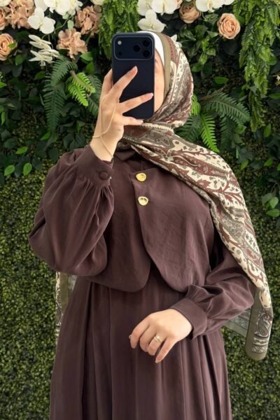 فستان تالا قطعتين راقي بأزرار ذهبية | بني