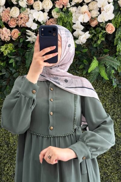 فستان سديم بتصميم راقي وأزرار من الأمام | أخضر