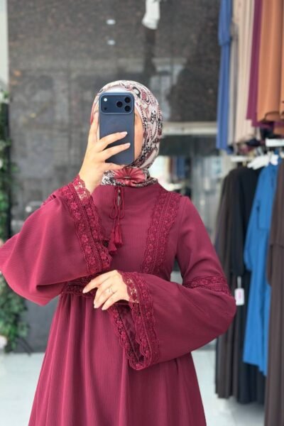 فستان يافا بلمسة دانتيل مميزة | خمري